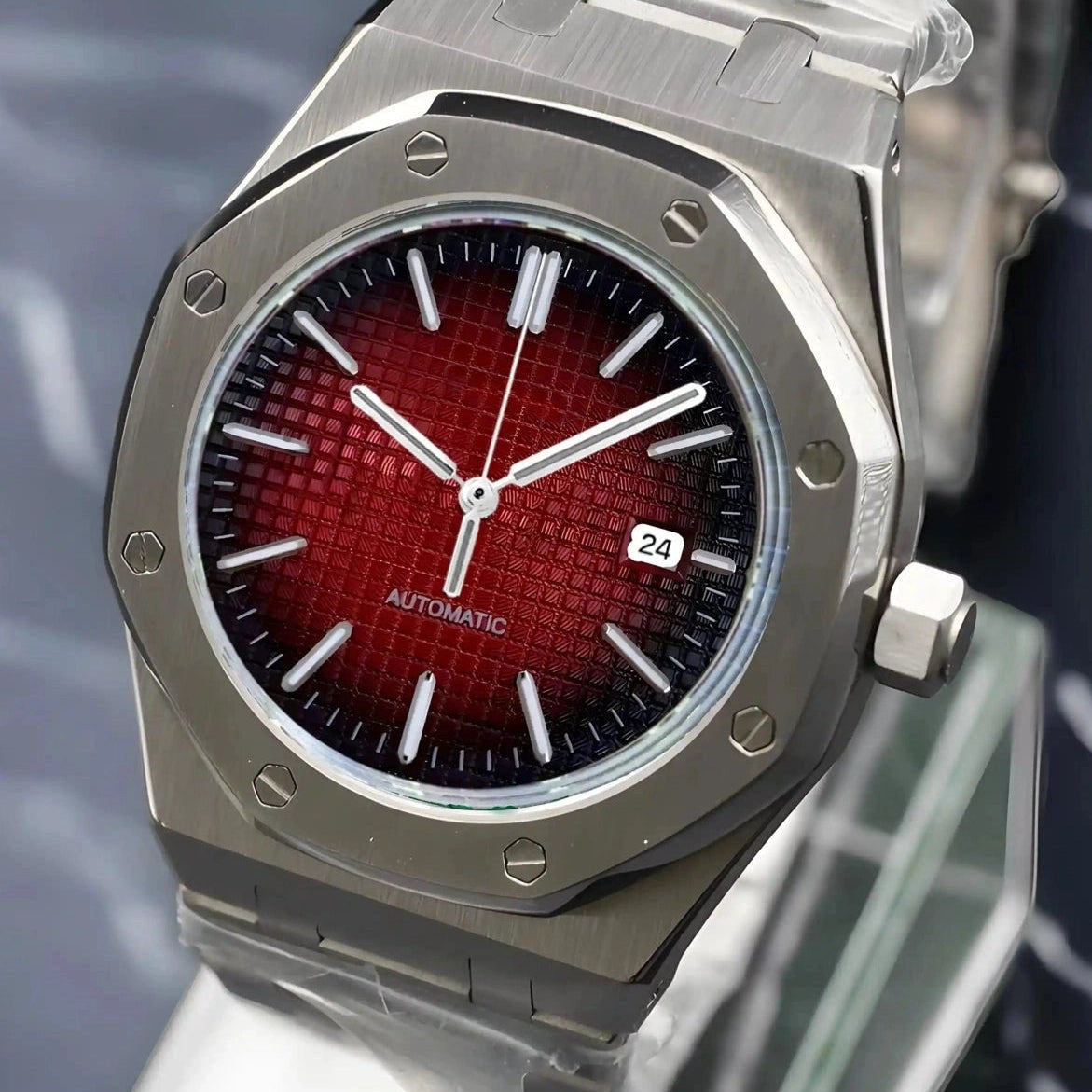 Seikoak Luxury Red