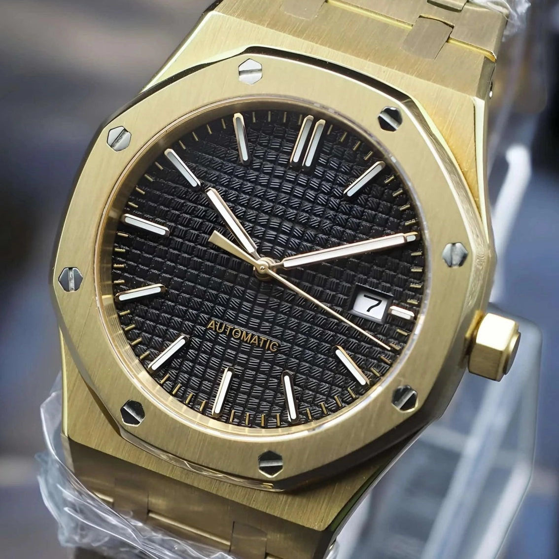 Seikoak Yellow Gold Black